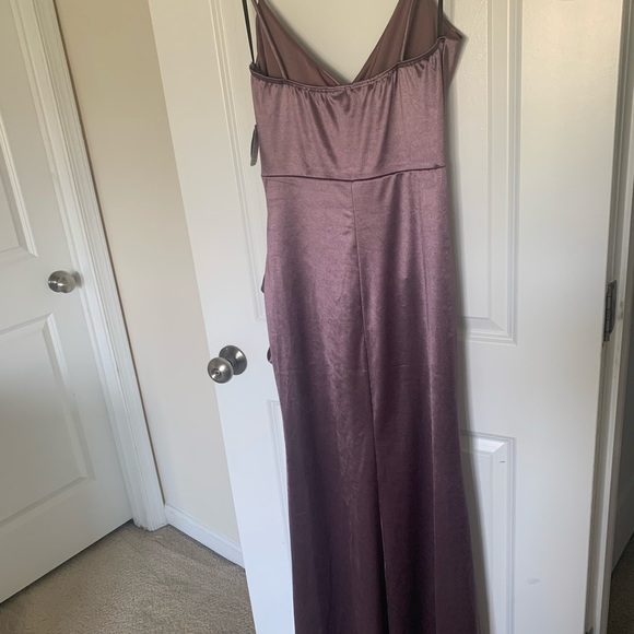 BRAND NEW ELEGANT SATIN SPECIAL OCCASSION DRESS - Picture 3 of 4